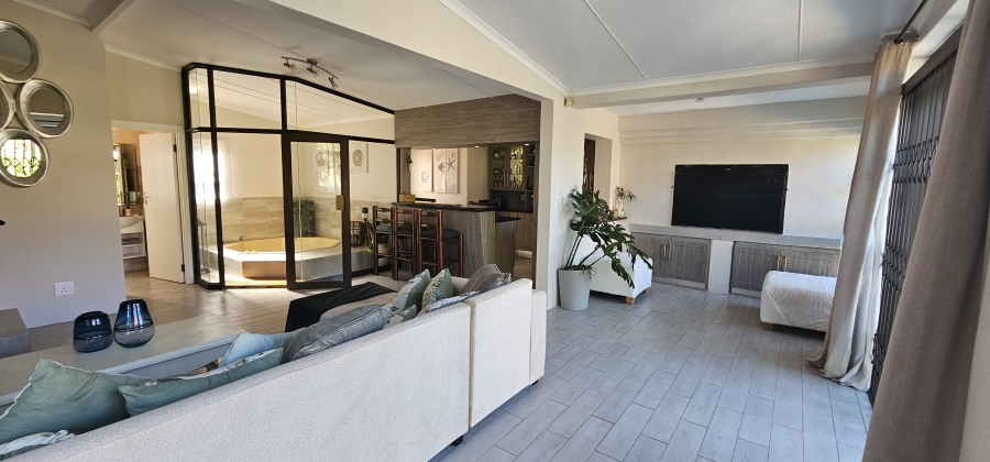 6 Bedroom Property for Sale in Gonubie Eastern Cape